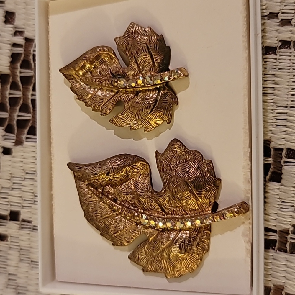 Vintage Brooches!